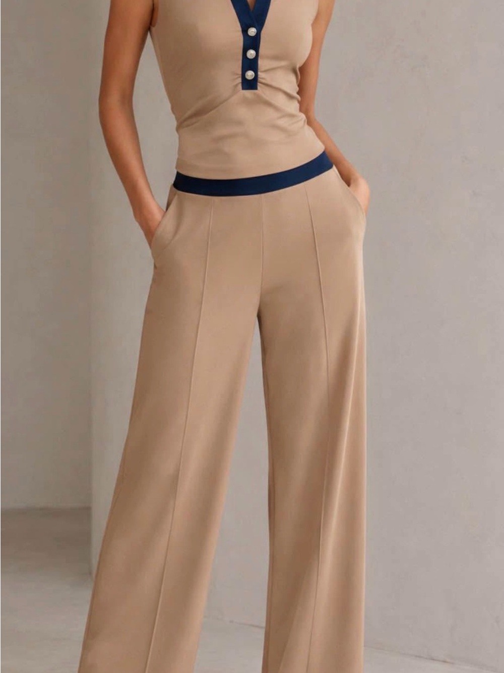 🌟Super Flatteting NEW with tags🌟 two piece elevated set/ size 8–10